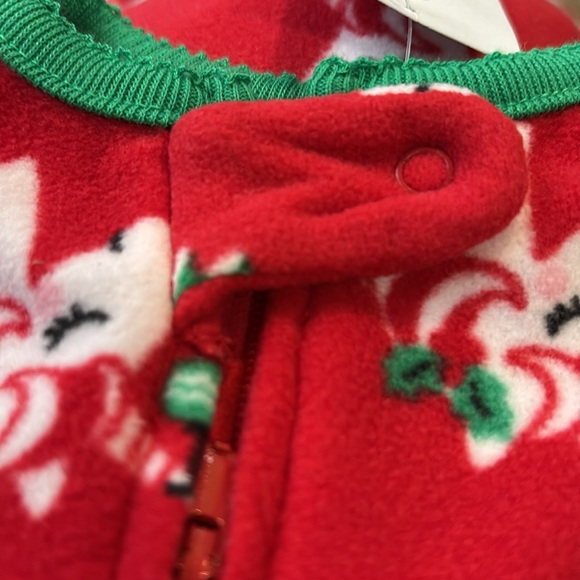 NWT Carter’s soft and cuddly holiday themed sleeper 6 mo - Picture 5 of 6